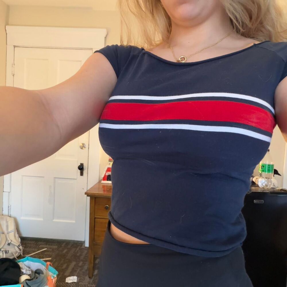 Brandy-melville Women's Navy and Blue Crop-top